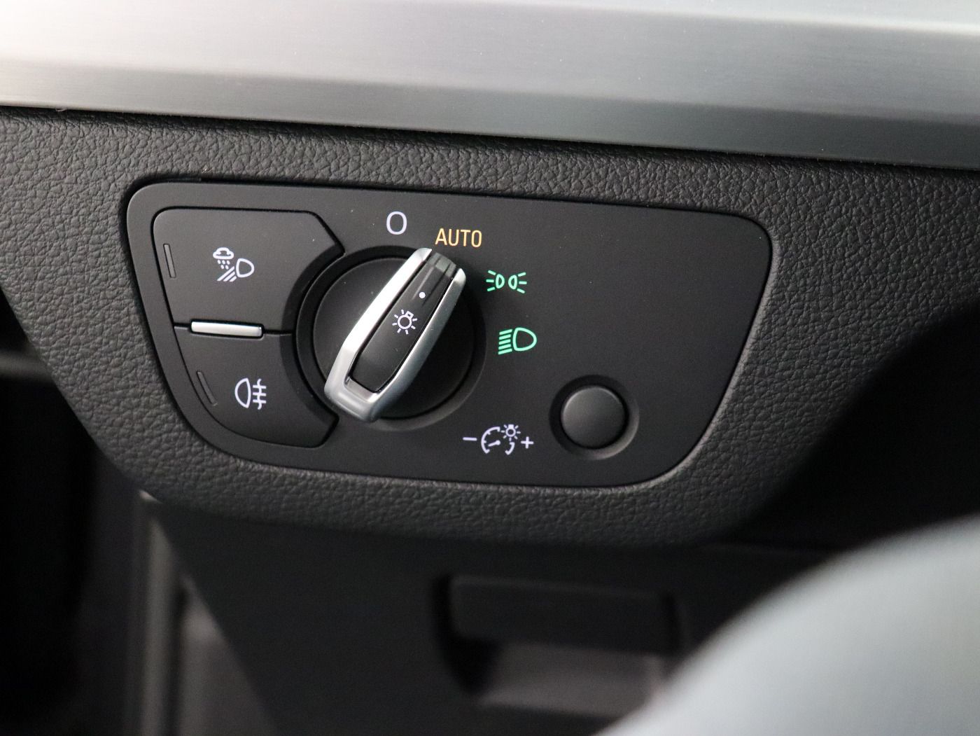Fahrzeugabbildung Audi Q5 45 TFSI quattro S tronic S line Matrix|AHK|LM