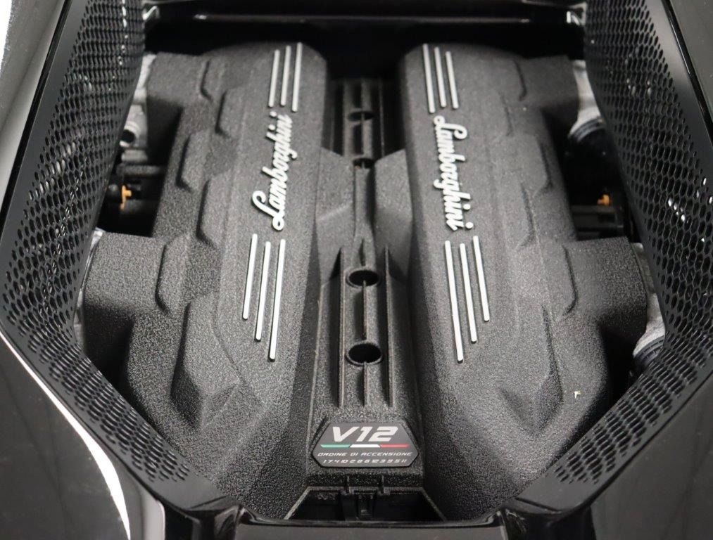 Fahrzeugabbildung Lamborghini Revuelto 6.5 V12 HPEV