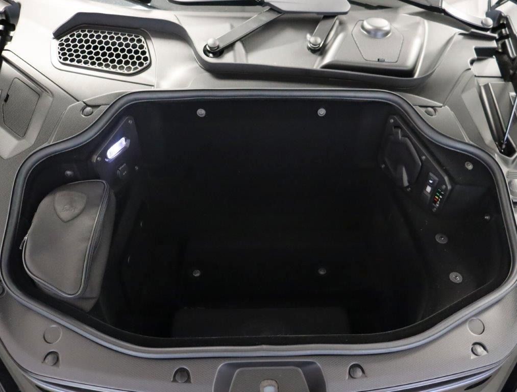 Fahrzeugabbildung Lamborghini Revuelto 6.5 V12 HPEV