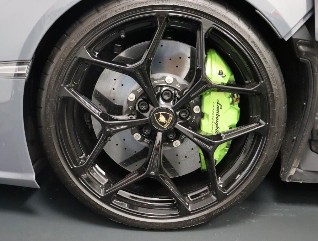 Fahrzeugabbildung Lamborghini Revuelto 6.5 V12 HPEV