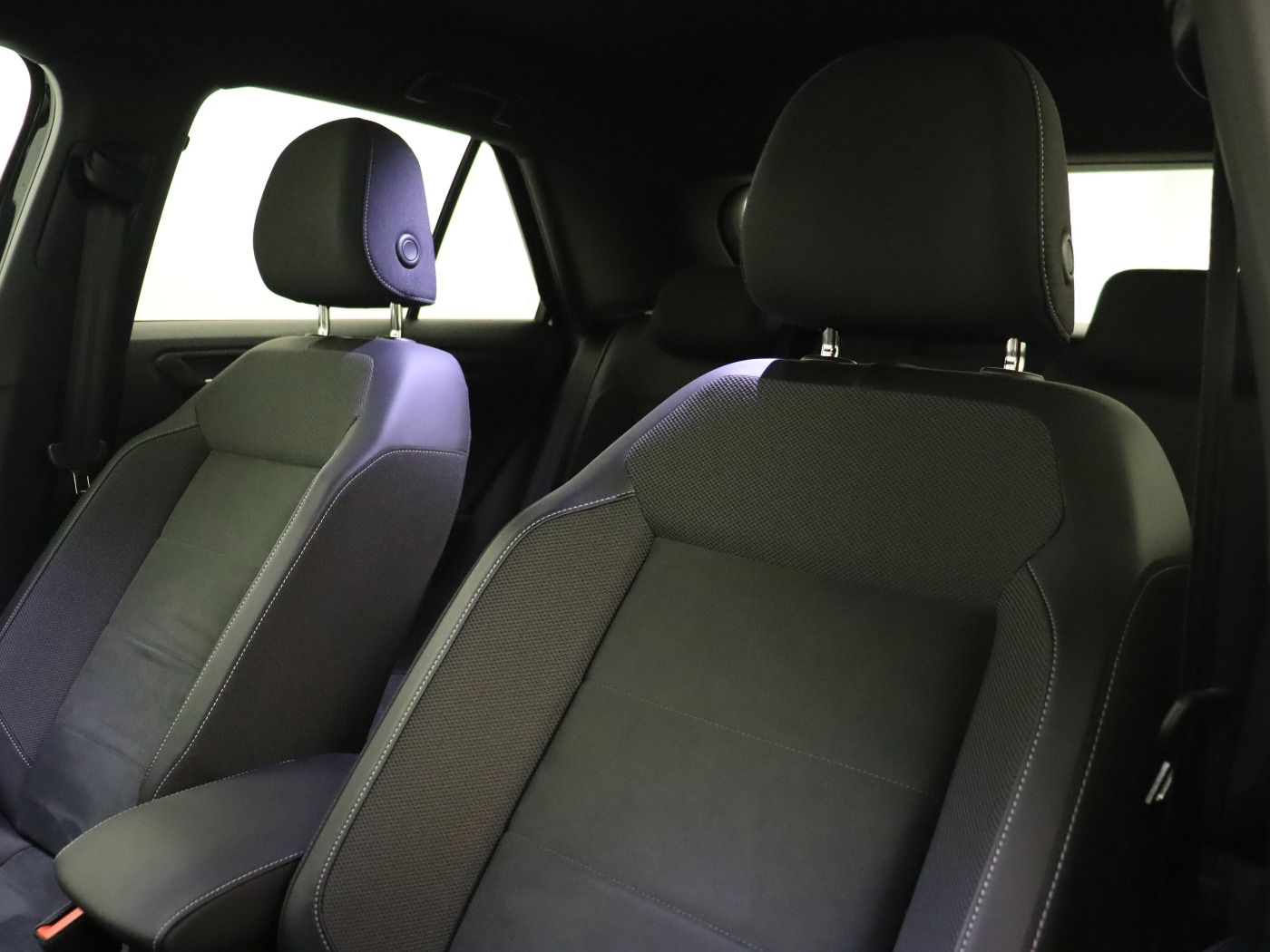 Fahrzeugabbildung Volkswagen T-Roc 2.0 TDI DSG R-Line |ACC|VirtualCP|FLA|LED