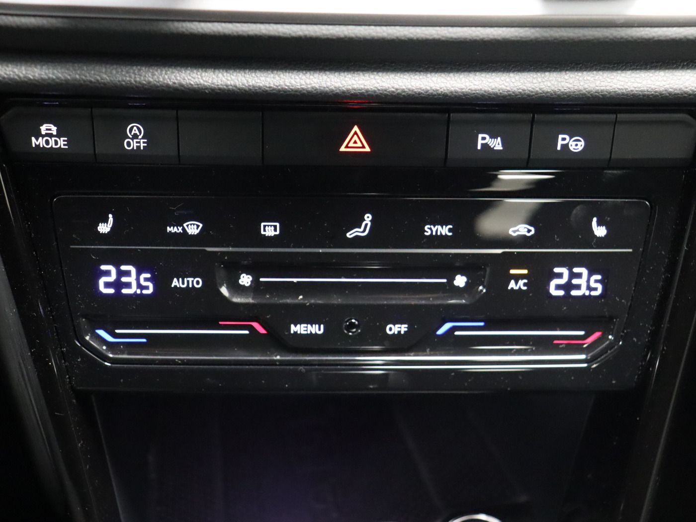 Fahrzeugabbildung Volkswagen T-Roc 2.0 TDI DSG R-Line |ACC|VirtualCP|FLA|LED