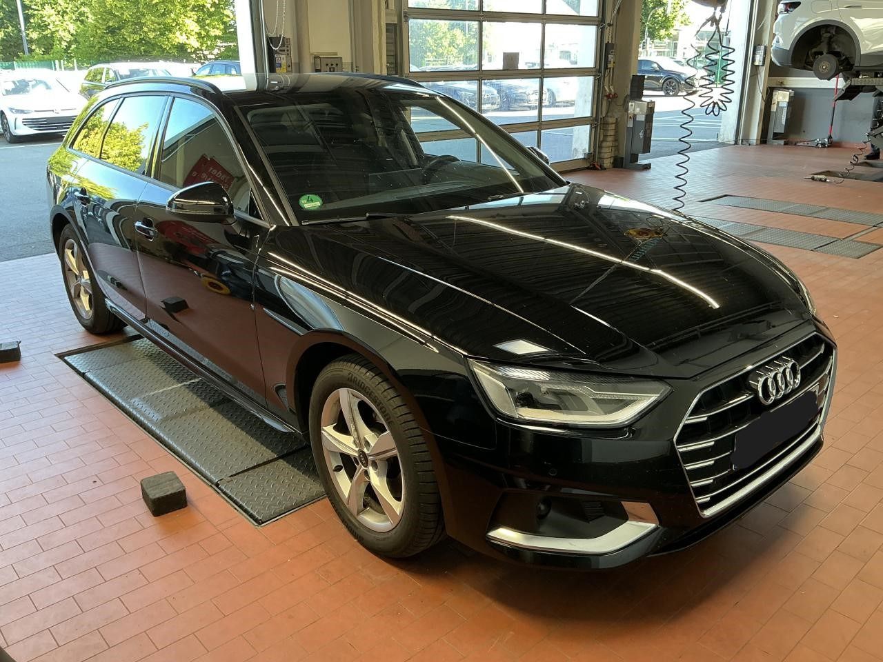 Fahrzeugabbildung Audi A4 Avant 35 TDI advanced S tronic CarPlay|AHK|LE