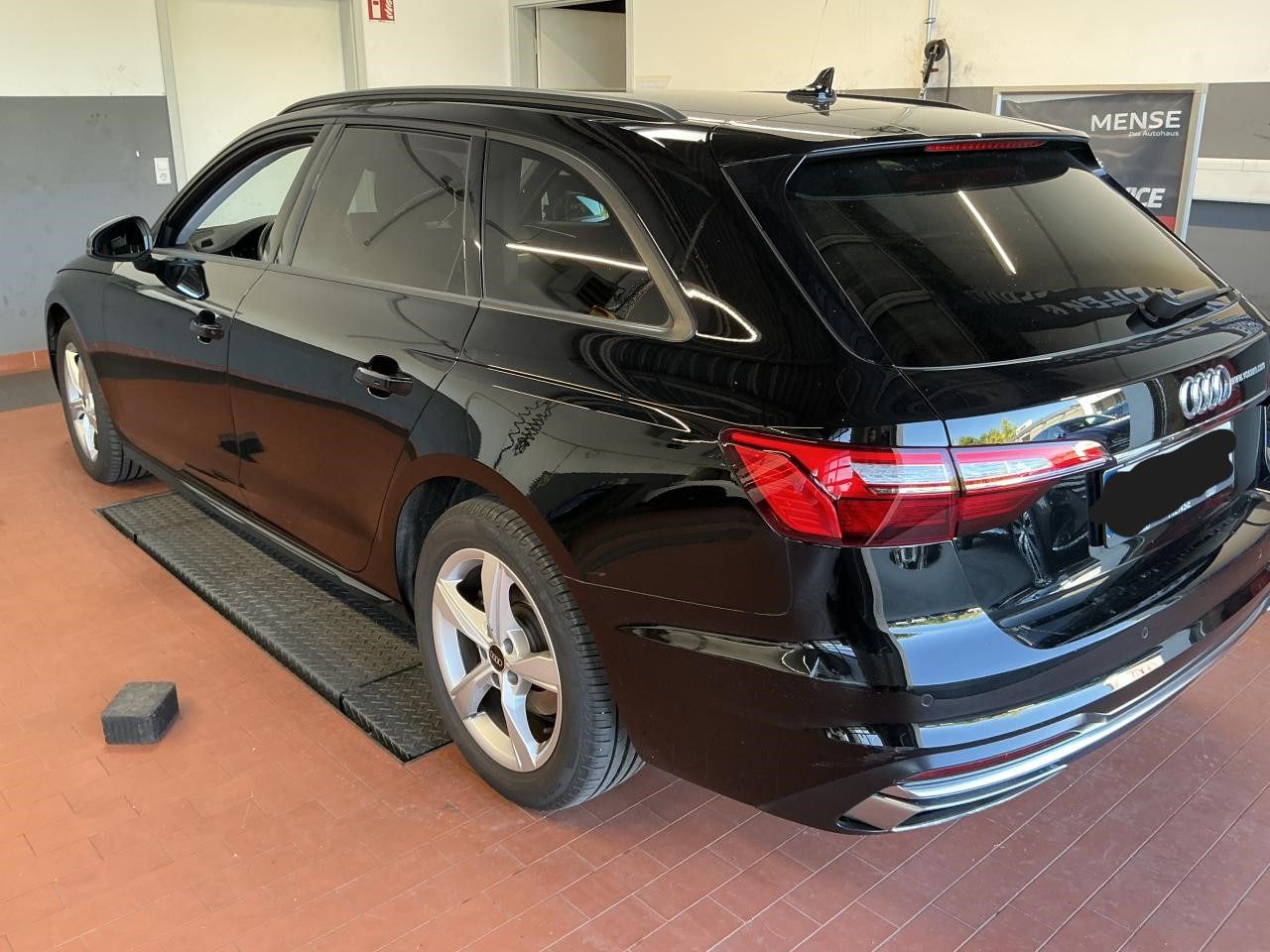 Fahrzeugabbildung Audi A4 Avant 35 TDI advanced S tronic CarPlay|AHK|LE