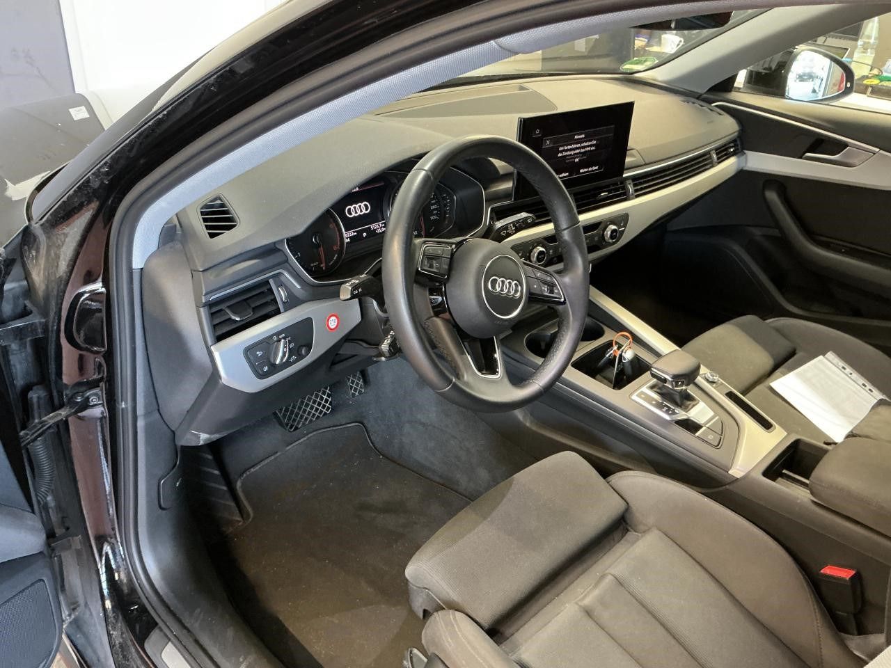 Fahrzeugabbildung Audi A4 Avant 35 TDI advanced S tronic CarPlay|AHK|LE