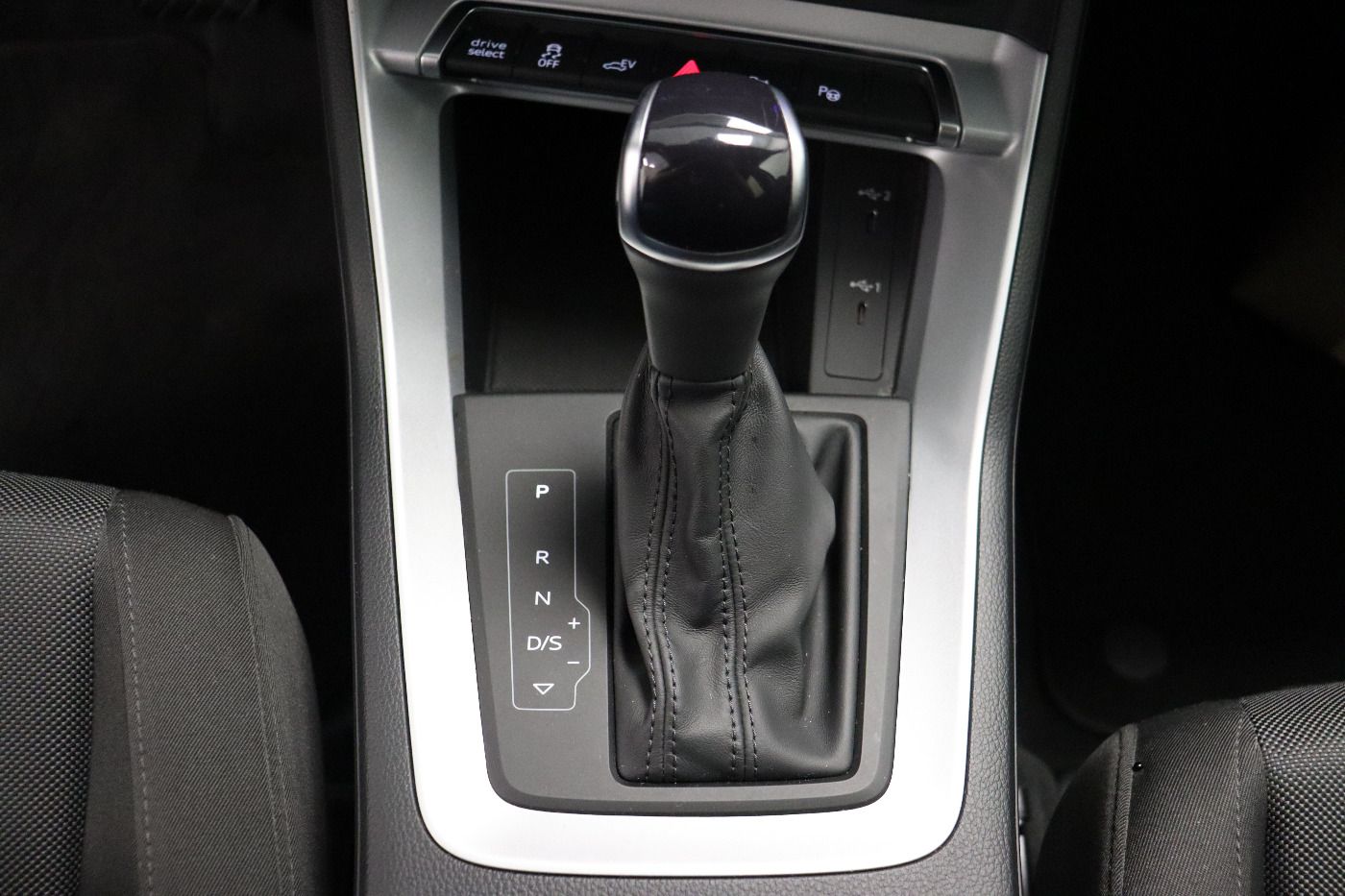 Fahrzeugabbildung Audi Q3 45 TFSI e S tronic S line CarPlay|AHK|Standhz
