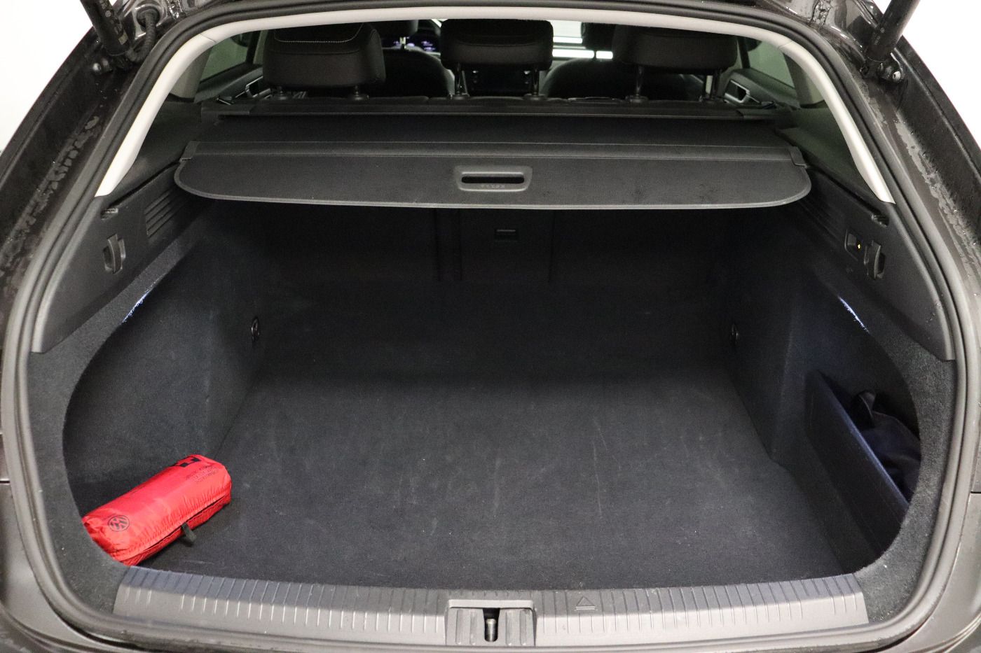 Fahrzeugabbildung Volkswagen Areon Shooting Brake 2.0 TDI DSG Elegance CarPla
