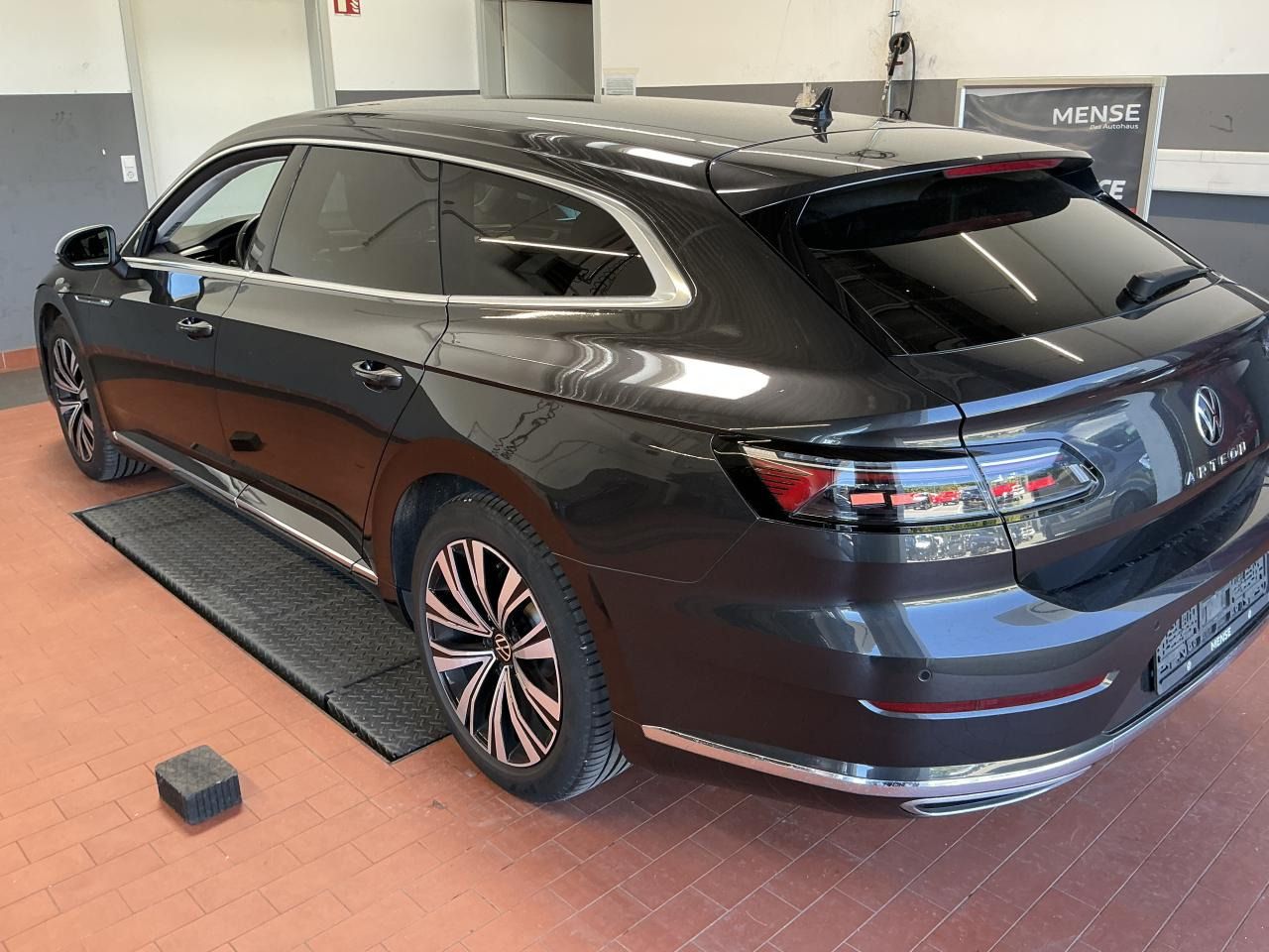 Fahrzeugabbildung Volkswagen Areon Shooting Brake 2.0 TDI DSG Elegance CarPla