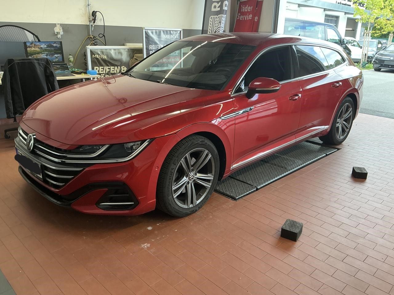 Fahrzeugabbildung Volkswagen Arteon Shooting Brake 2.0 TDI 4Motion DSG R-Line