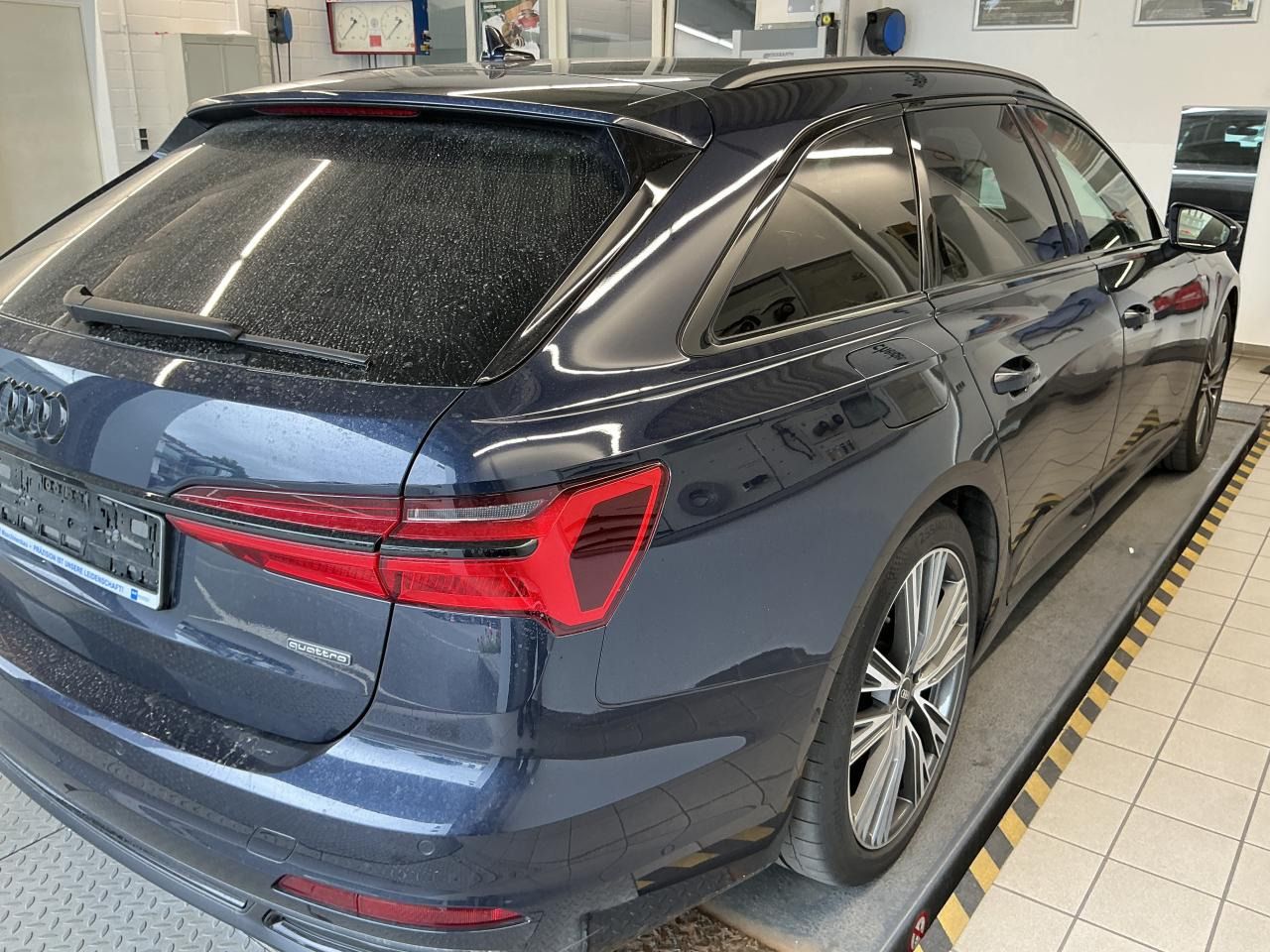 Fahrzeugabbildung Audi A6 Avant 45 TDI quattro S tronic sport CarPlay|H