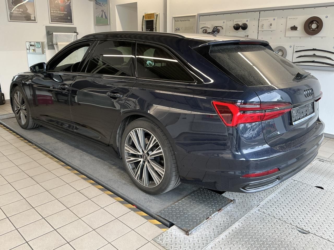 Fahrzeugabbildung Audi A6 Avant 45 TDI quattro S tronic sport CarPlay|H