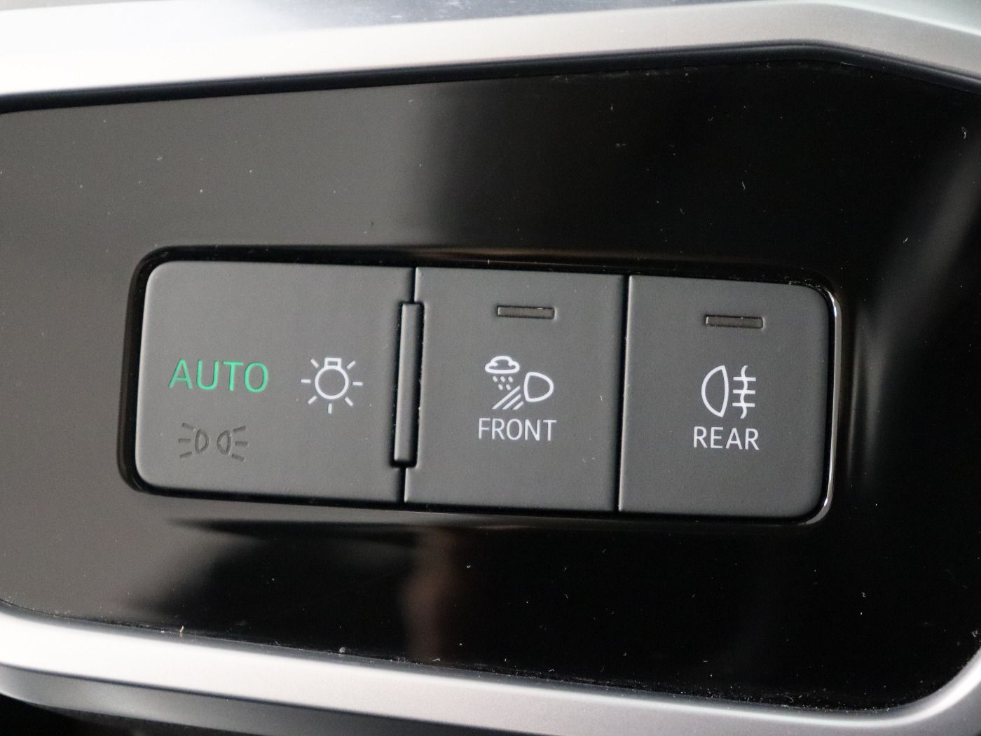 Fahrzeugabbildung Audi A6 Avant 40 TDI S tronic Matrix|CarPlay|HUD|4xSH