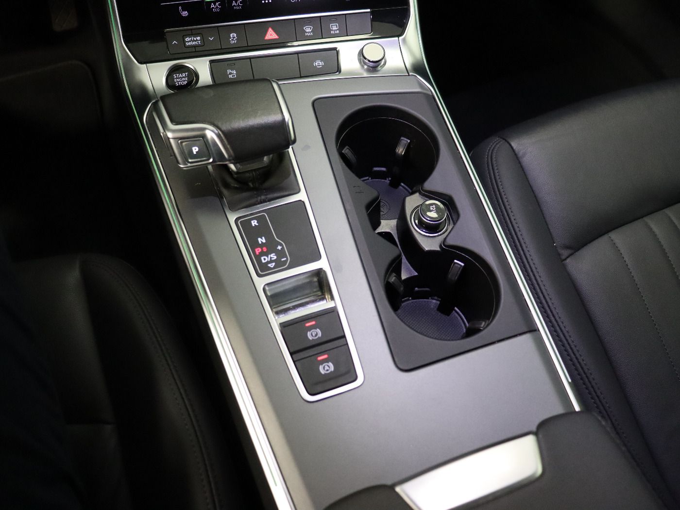 Fahrzeugabbildung Audi A6 Avant 40 TDI S tronic Matrix|CarPlay|HUD|4xSH