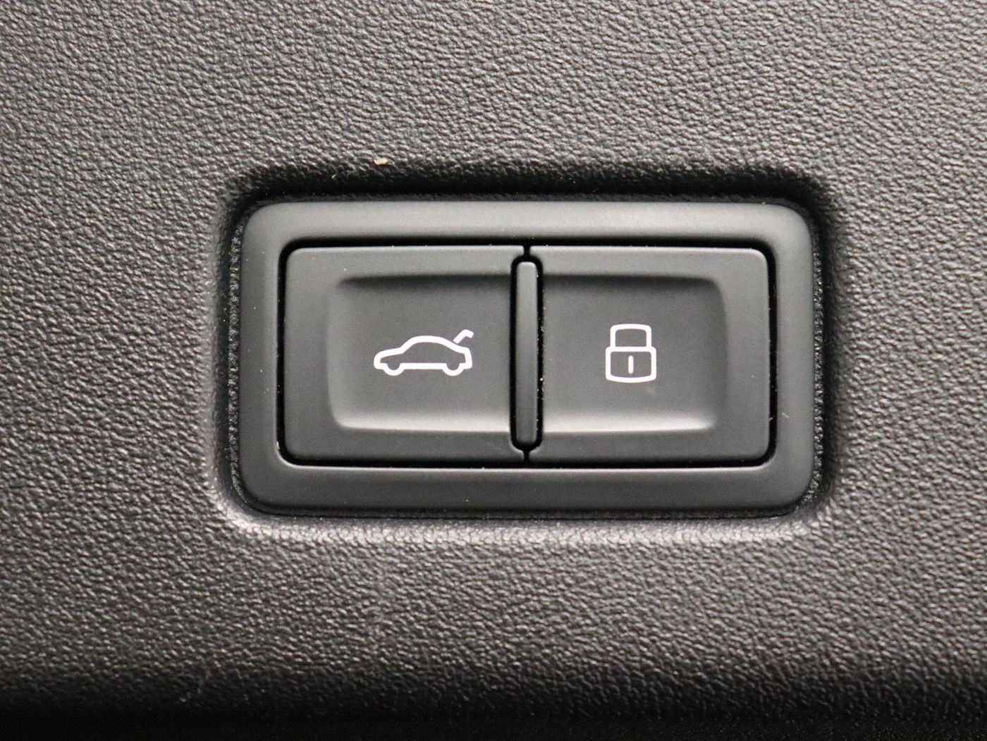 Fahrzeugabbildung Audi Q4 e-tron 40 S line Standhzg|ACC|LED|Navi|Kamera