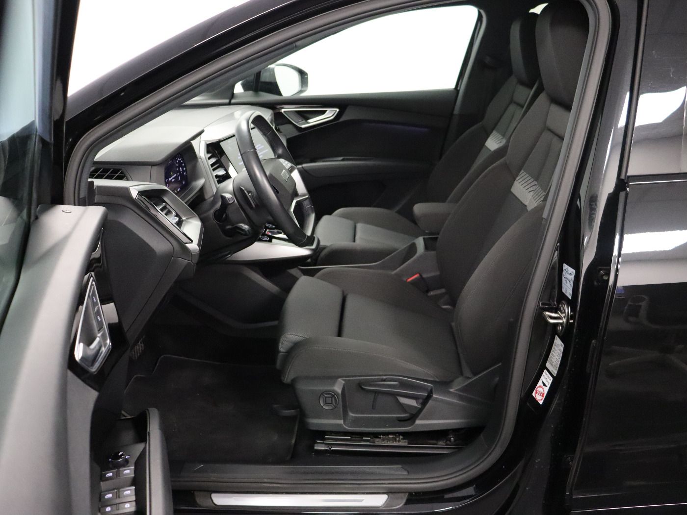 Fahrzeugabbildung Audi Q4 e-tron 40 S line Standhzg|ACC|LED|Navi|Kamera