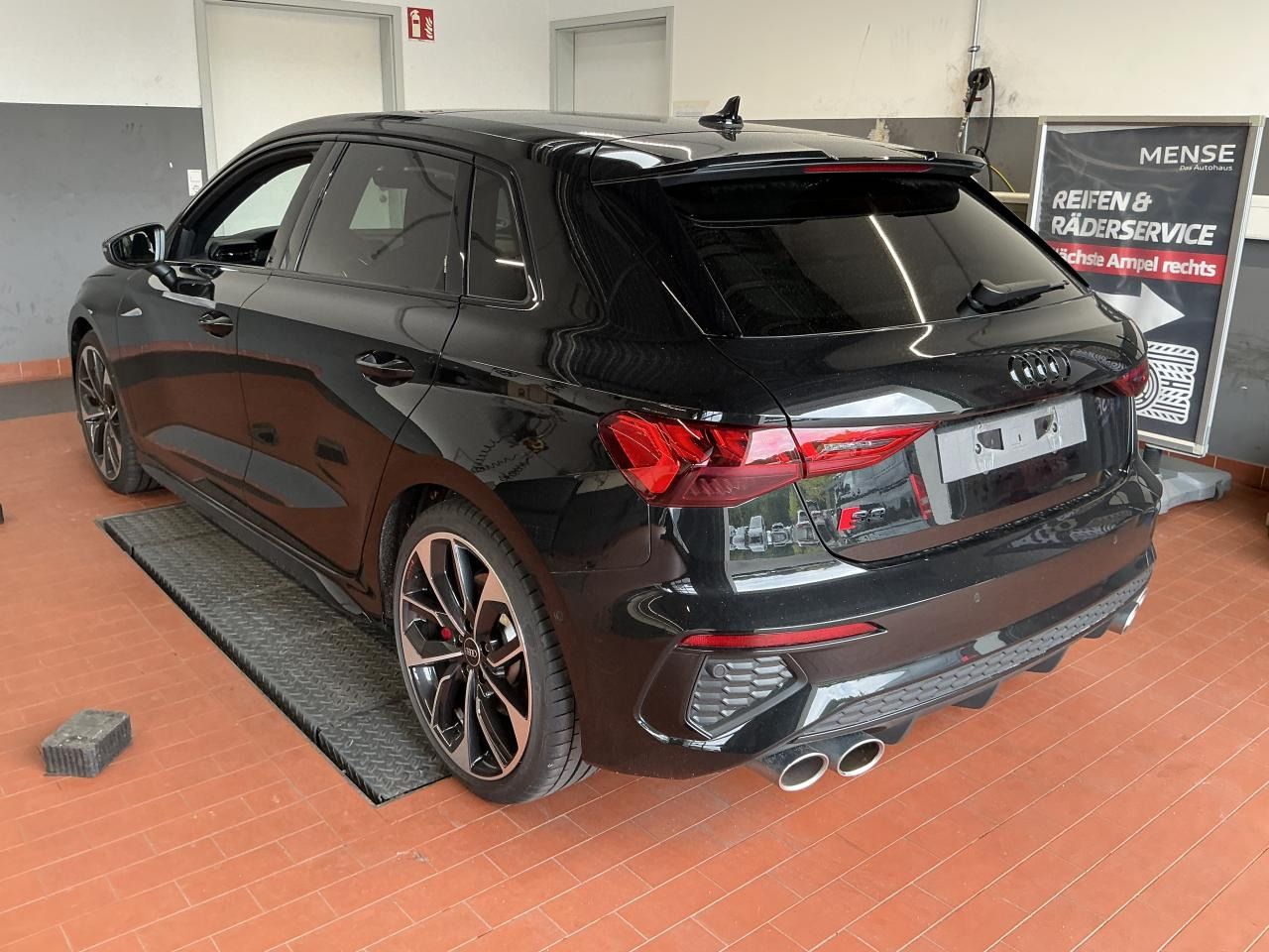 Fahrzeugabbildung Audi S3 Sportback quattro S tronic Matrix|B&O|CarPlay