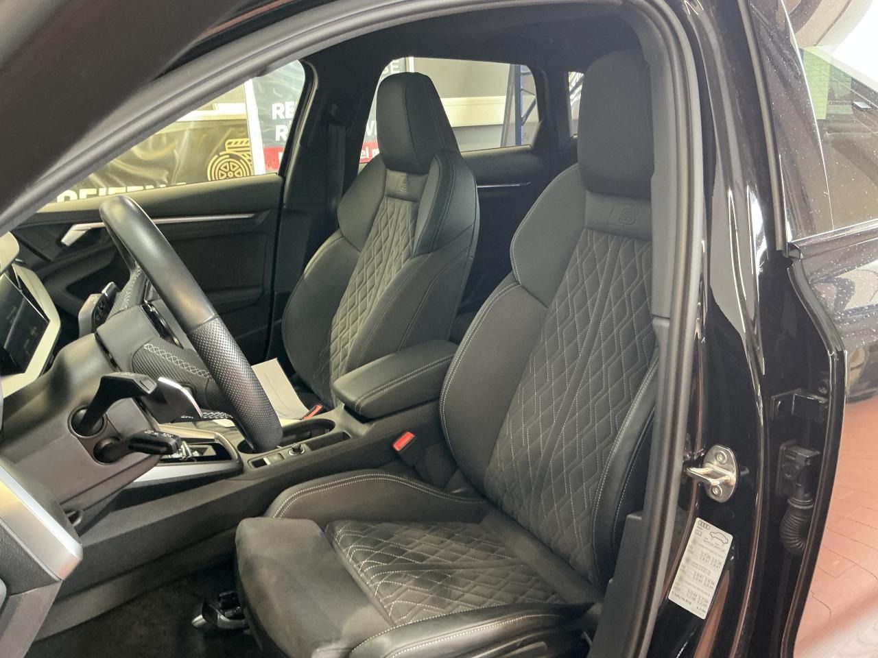 Fahrzeugabbildung Audi S3 Sportback quattro S tronic Matrix|B&O|CarPlay