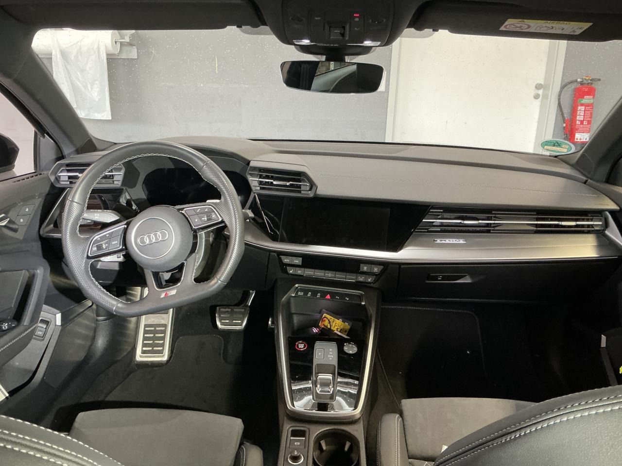 Fahrzeugabbildung Audi S3 Sportback quattro S tronic Matrix|B&O|CarPlay