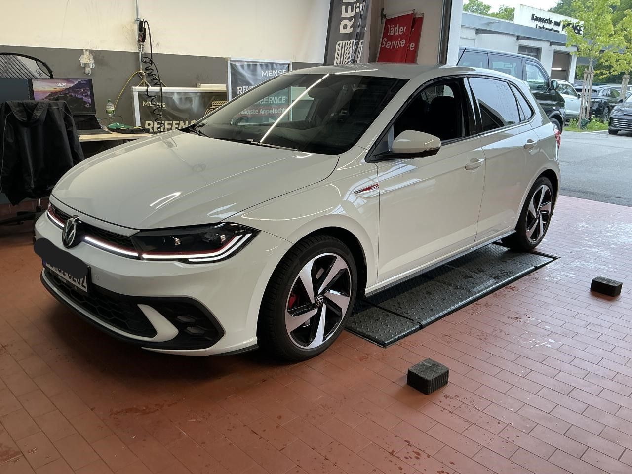 Fahrzeugabbildung Volkswagen Polo GTI 2.0 TSI DSG IQ.Light|Matrix|CarPlay|LED