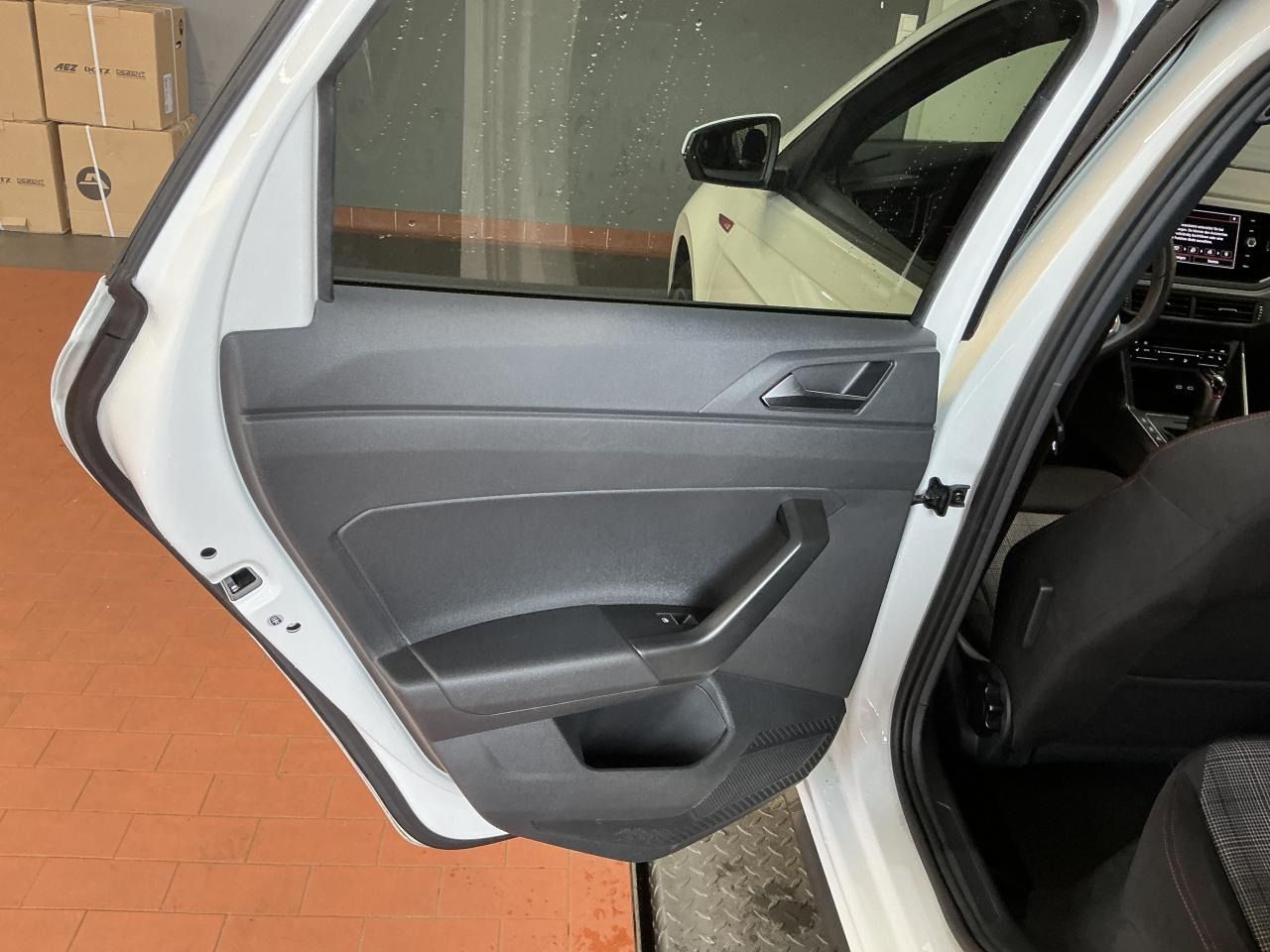 Fahrzeugabbildung Volkswagen Polo GTI 2.0 TSI DSG IQ.Light|Matrix|CarPlay|LED
