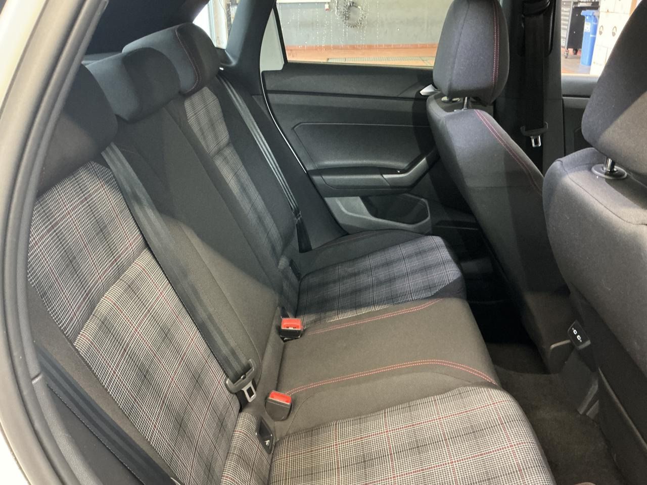 Fahrzeugabbildung Volkswagen Polo GTI 2.0 TSI DSG IQ.Light|Matrix|CarPlay|LED