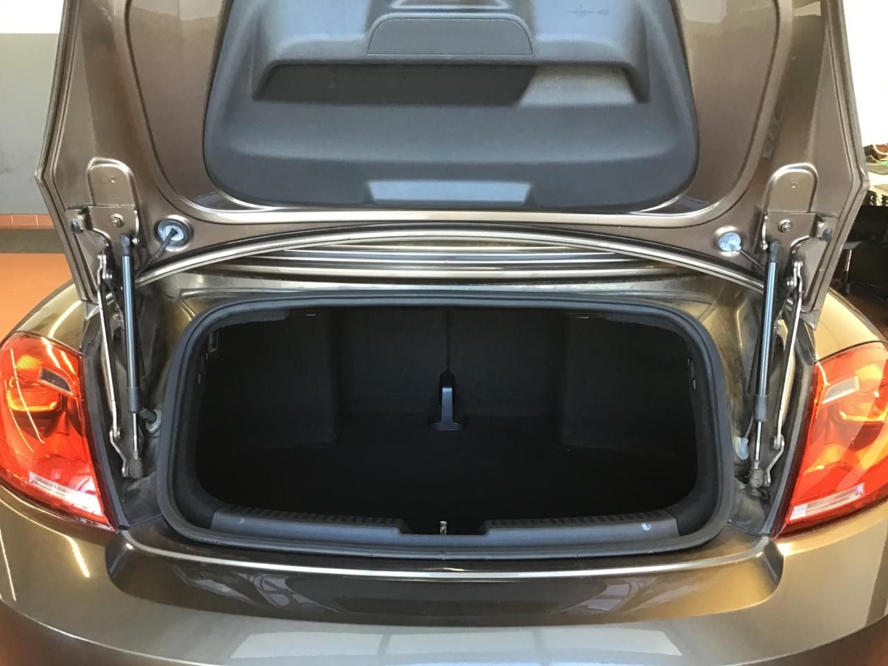 Fahrzeugabbildung Volkswagen Beetle Cabriolet 1.2 TSI Design Navi|Xenon|PDC