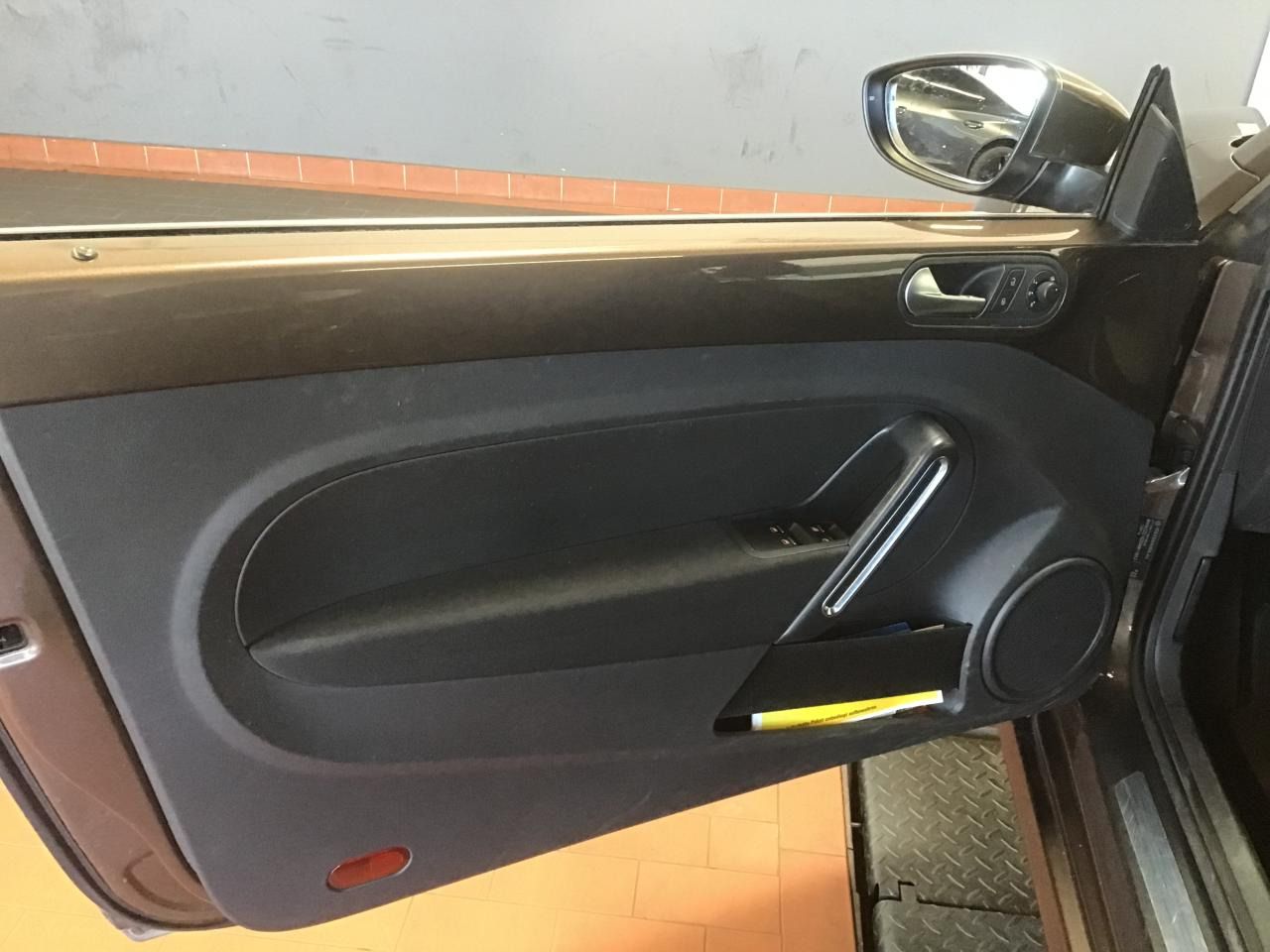 Fahrzeugabbildung Volkswagen Beetle Cabriolet 1.2 TSI Design Navi|Xenon|PDC