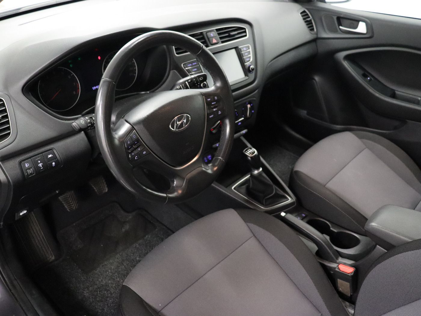 Fahrzeugabbildung Hyundai i20 1.2 Advantage Facelift|Kamera|LaneAss|PDC|LM