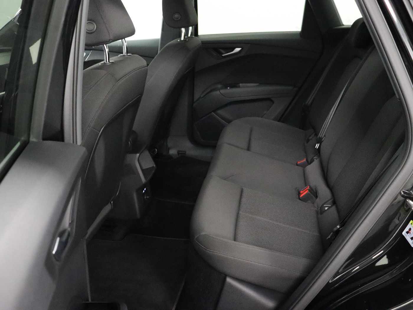 Fahrzeugabbildung Audi Q4 35 e-tron basis Standhzg|LED|VirtualCP|KlimaA