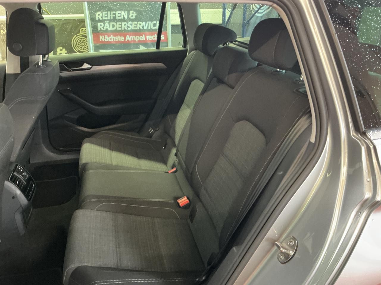 Fahrzeugabbildung Volkswagen Passat Variant 2.0 TDI BMT Business ACC|LED|Navi