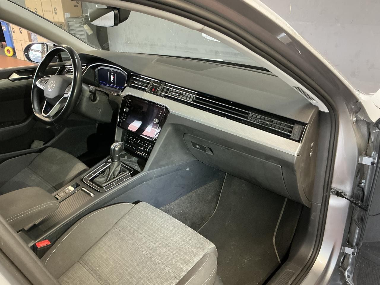 Fahrzeugabbildung Volkswagen Passat Variant 2.0 TDI BMT Business ACC|LED|Navi