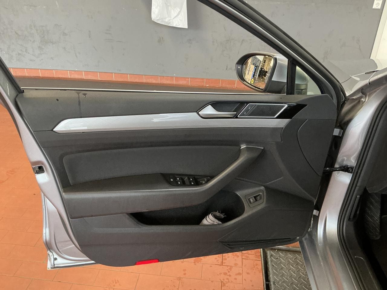 Fahrzeugabbildung Volkswagen Passat Variant 2.0 TDI BMT Business ACC|LED|Navi