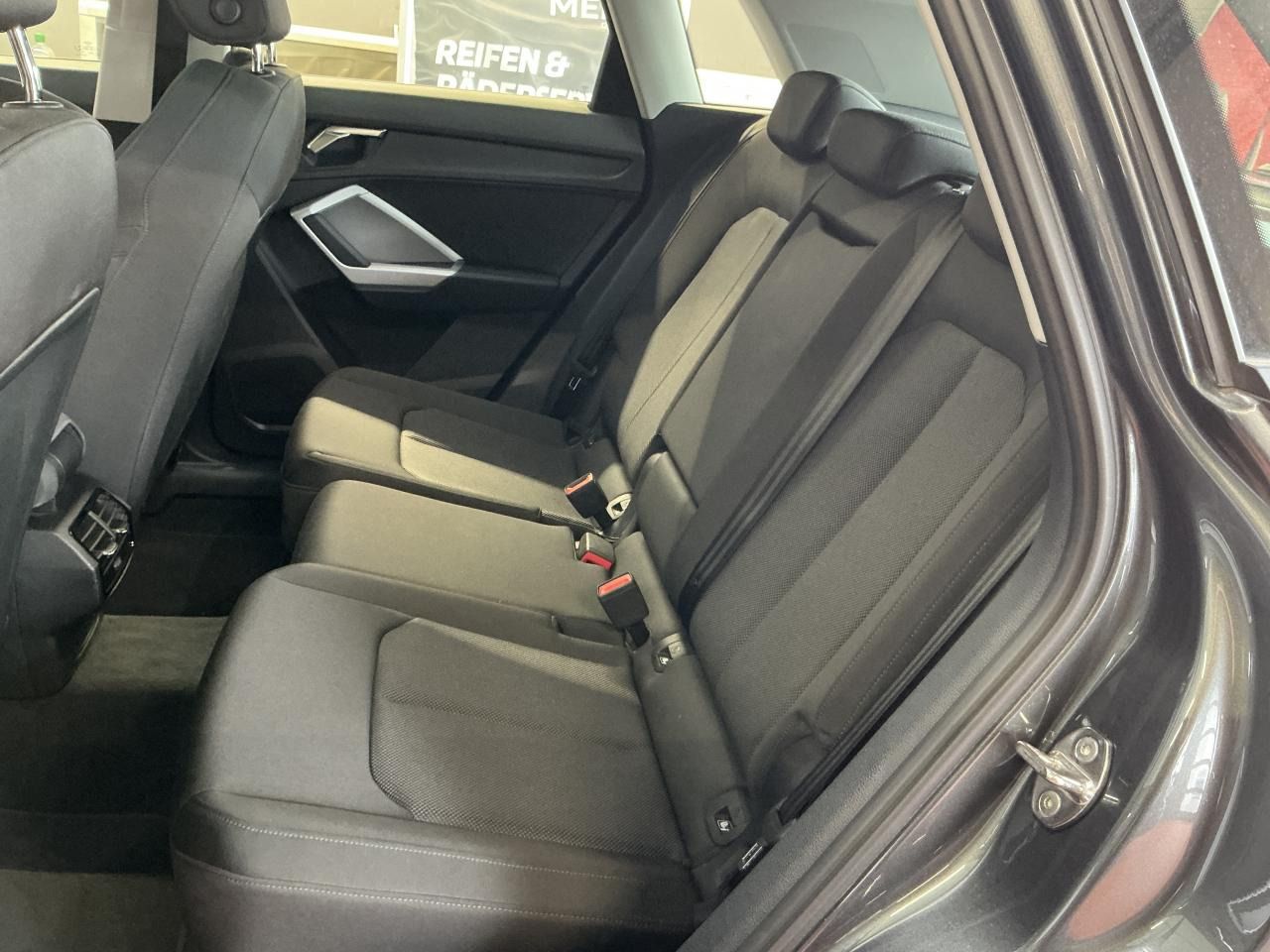 Fahrzeugabbildung Audi Q3 45 1.4 TFSI e S-Line Matrix|AHK|Pano|SD|LED