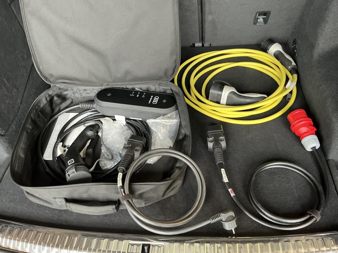 Fahrzeugabbildung Audi Q3 45 1.4 TFSI e S-Line Matrix|AHK|Pano|SD|LED