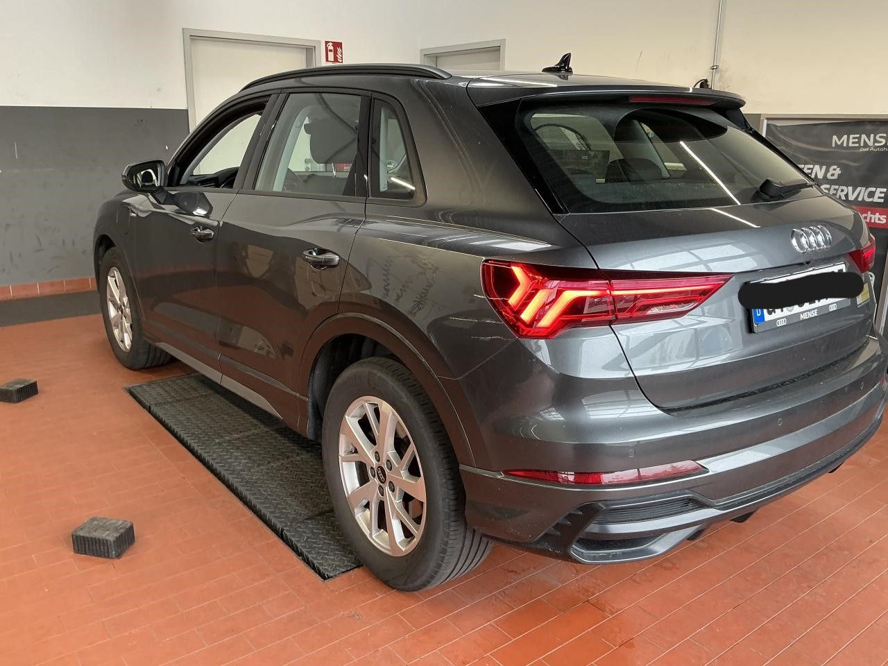 Fahrzeugabbildung Audi Q3 45 1.4 TFSI e S-Line Matrix|AHK|Pano|SD|LED
