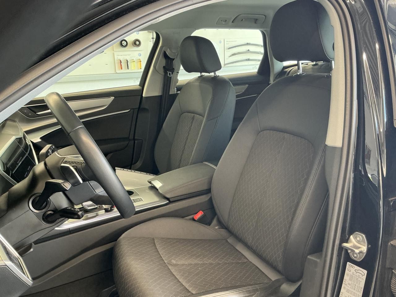 Fahrzeugabbildung Audi A6 Avant 40 TDI S-tronic design Matrix|CarPlay|A