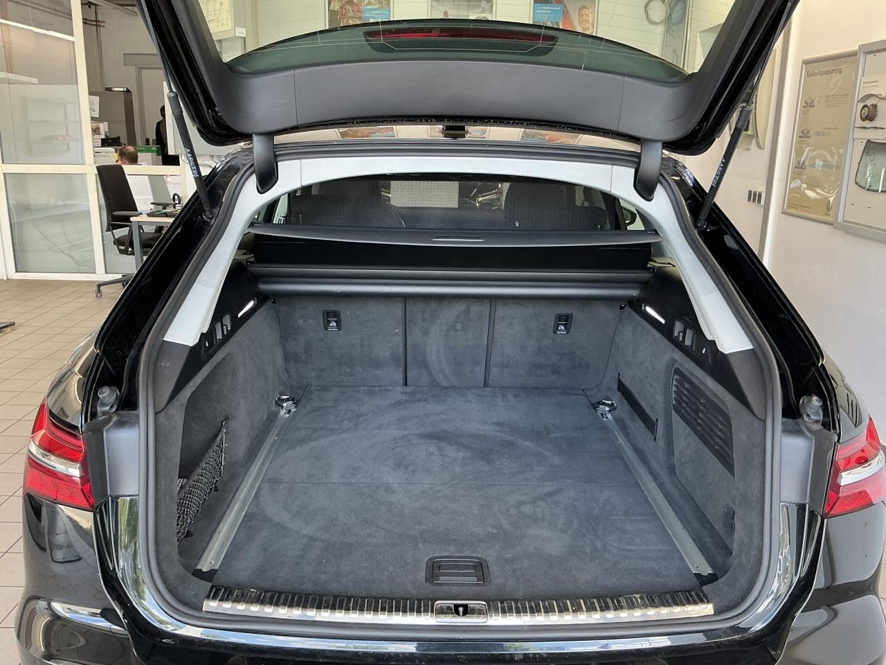 Fahrzeugabbildung Audi A6 Avant 40 TDI S-tronic design Matrix|CarPlay|A