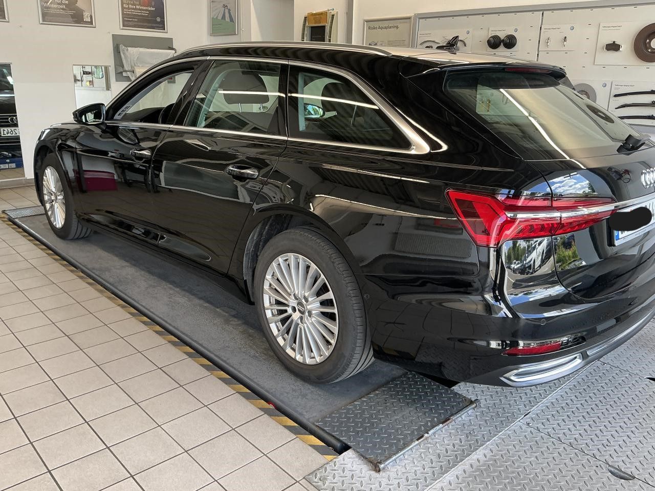 Fahrzeugabbildung Audi A6 Avant 40 TDI S-tronic design Matrix|CarPlay|A
