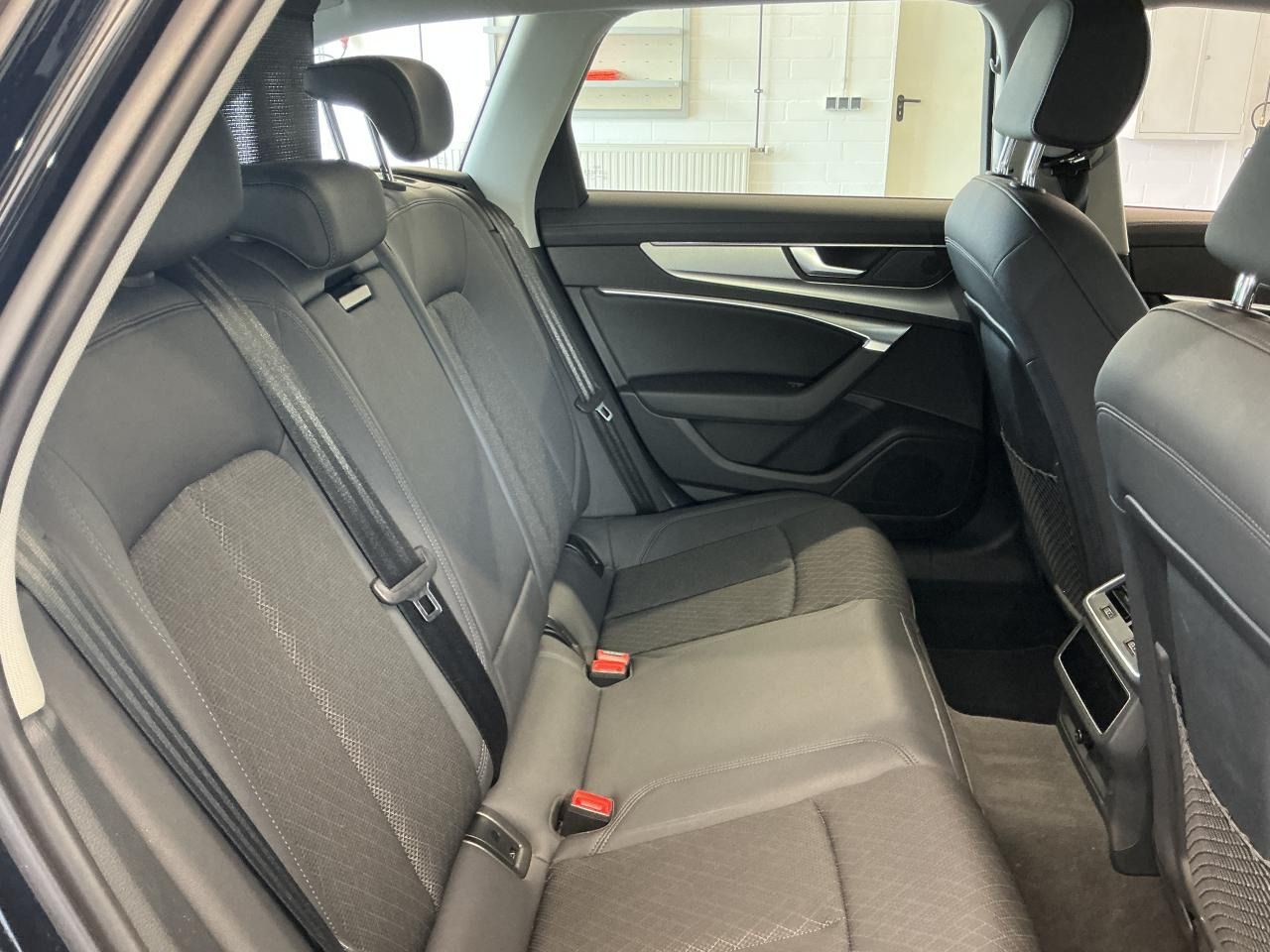 Fahrzeugabbildung Audi A6 Avant 40 TDI S-tronic design Matrix|CarPlay|A