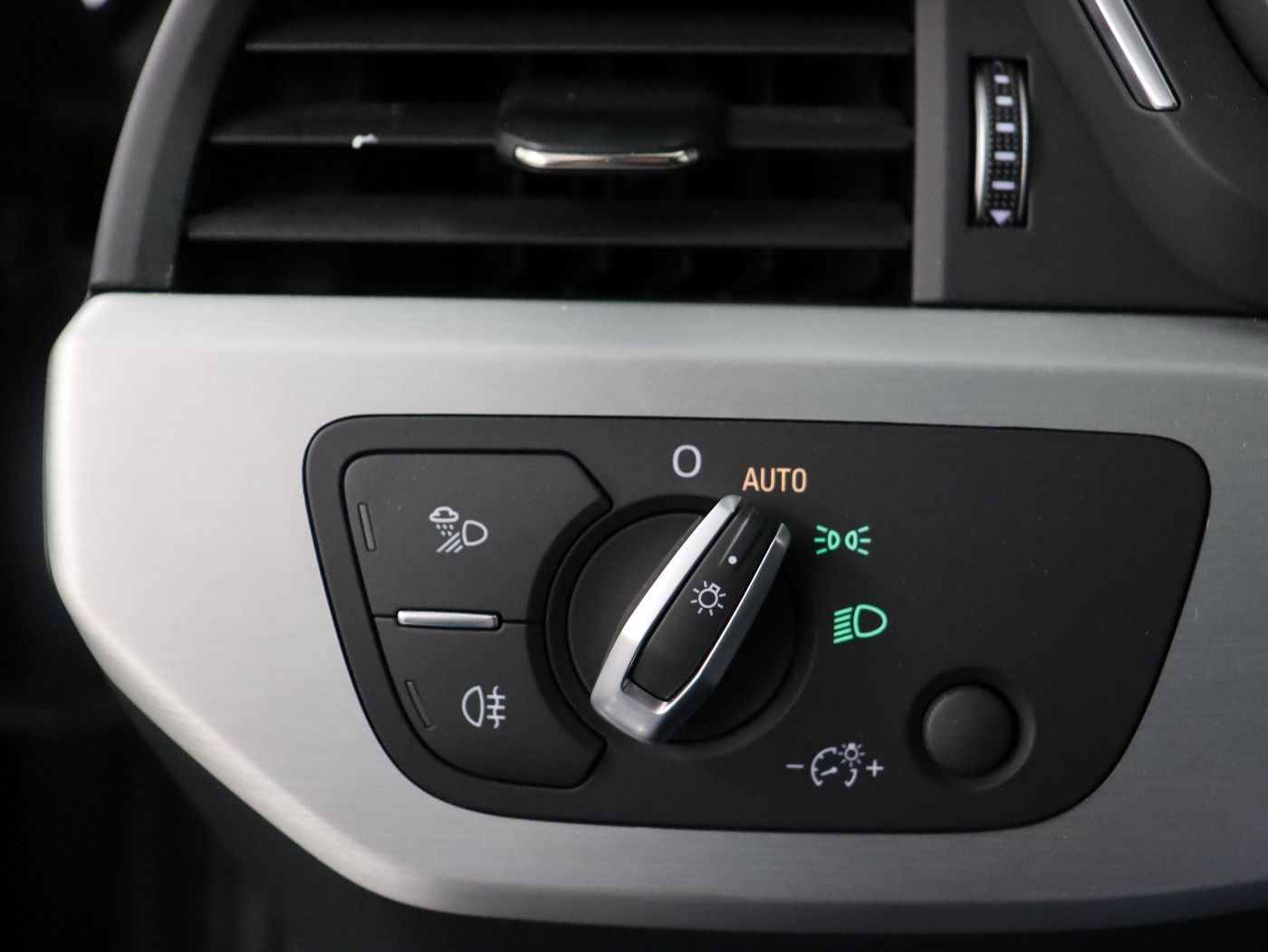 Fahrzeugabbildung Audi A4 Avant 40 TDI quattro S tronic S line CarPlay|