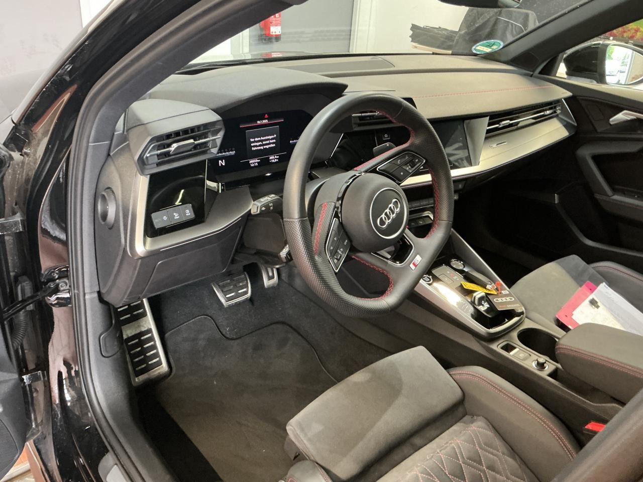 Fahrzeugabbildung Audi A3 Sportback 1.5 TFSI S tronic S line Matrix|B&O