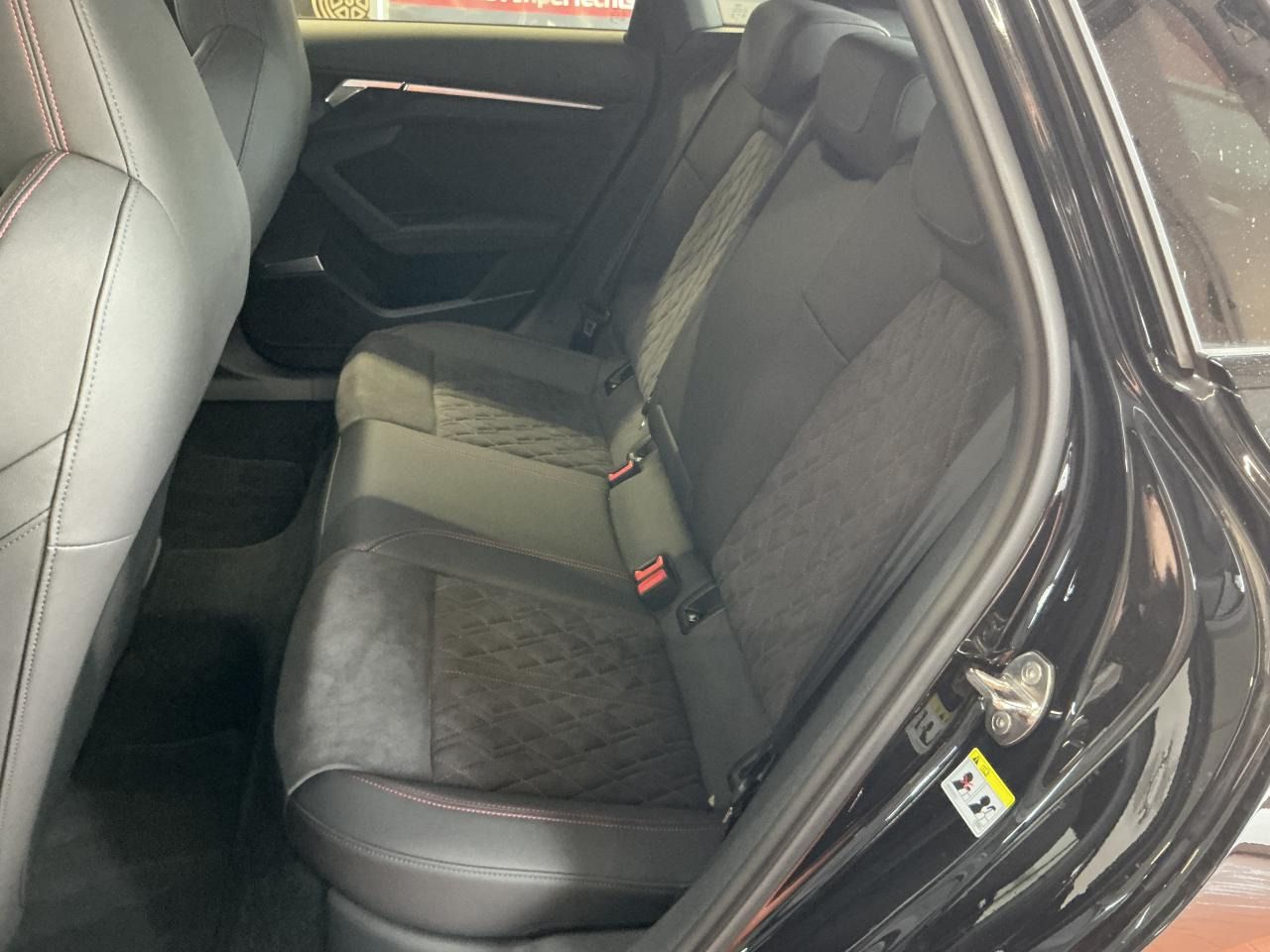 Fahrzeugabbildung Audi A3 Sportback 1.5 TFSI S tronic S line Matrix|B&O
