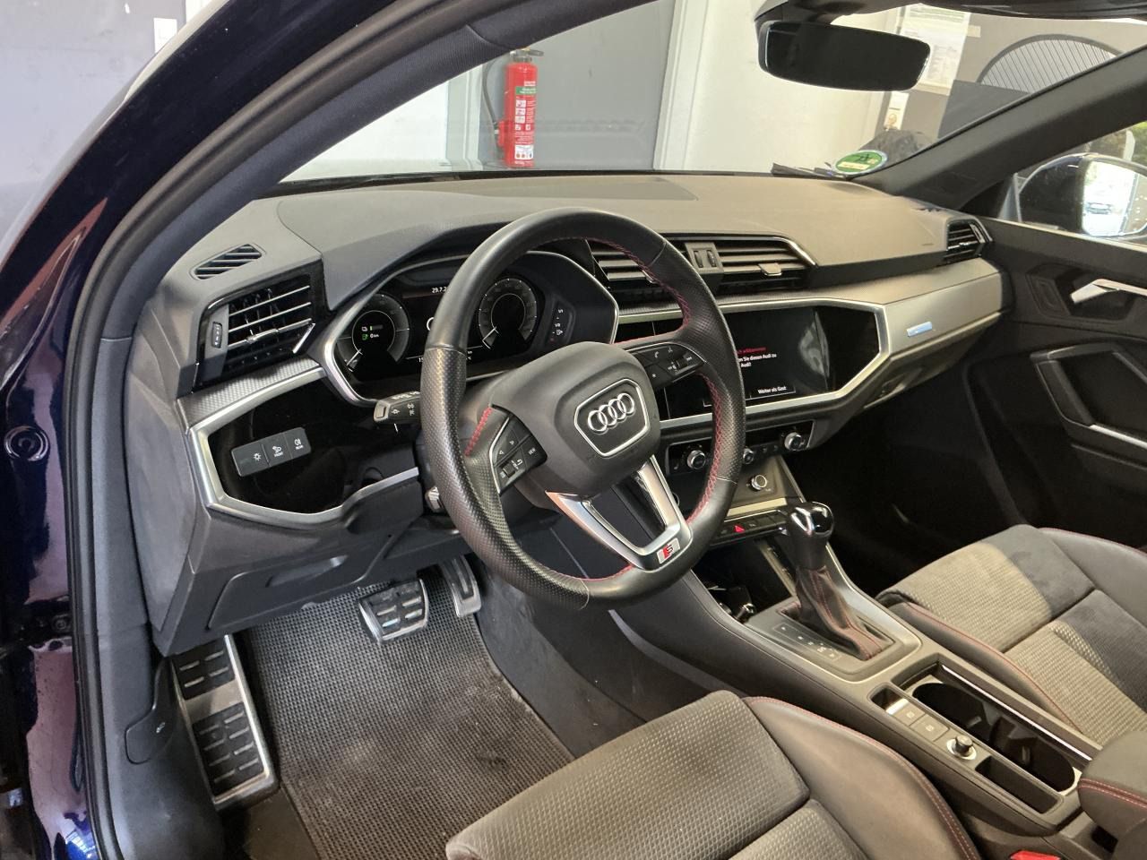 Fahrzeugabbildung Audi Q3 Sportback 45 TFSIe S-tronic S line Standhzg|L