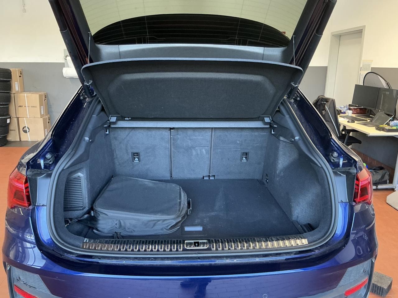 Fahrzeugabbildung Audi Q3 Sportback 45 TFSIe S-tronic S line Standhzg|L