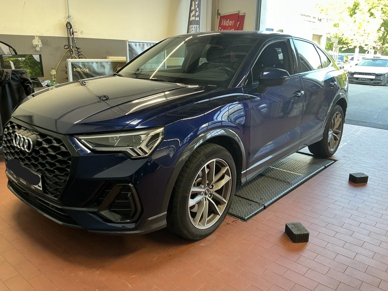 Fahrzeugabbildung Audi Q3 Sportback 45 TFSIe S-tronic S line Standhzg|L