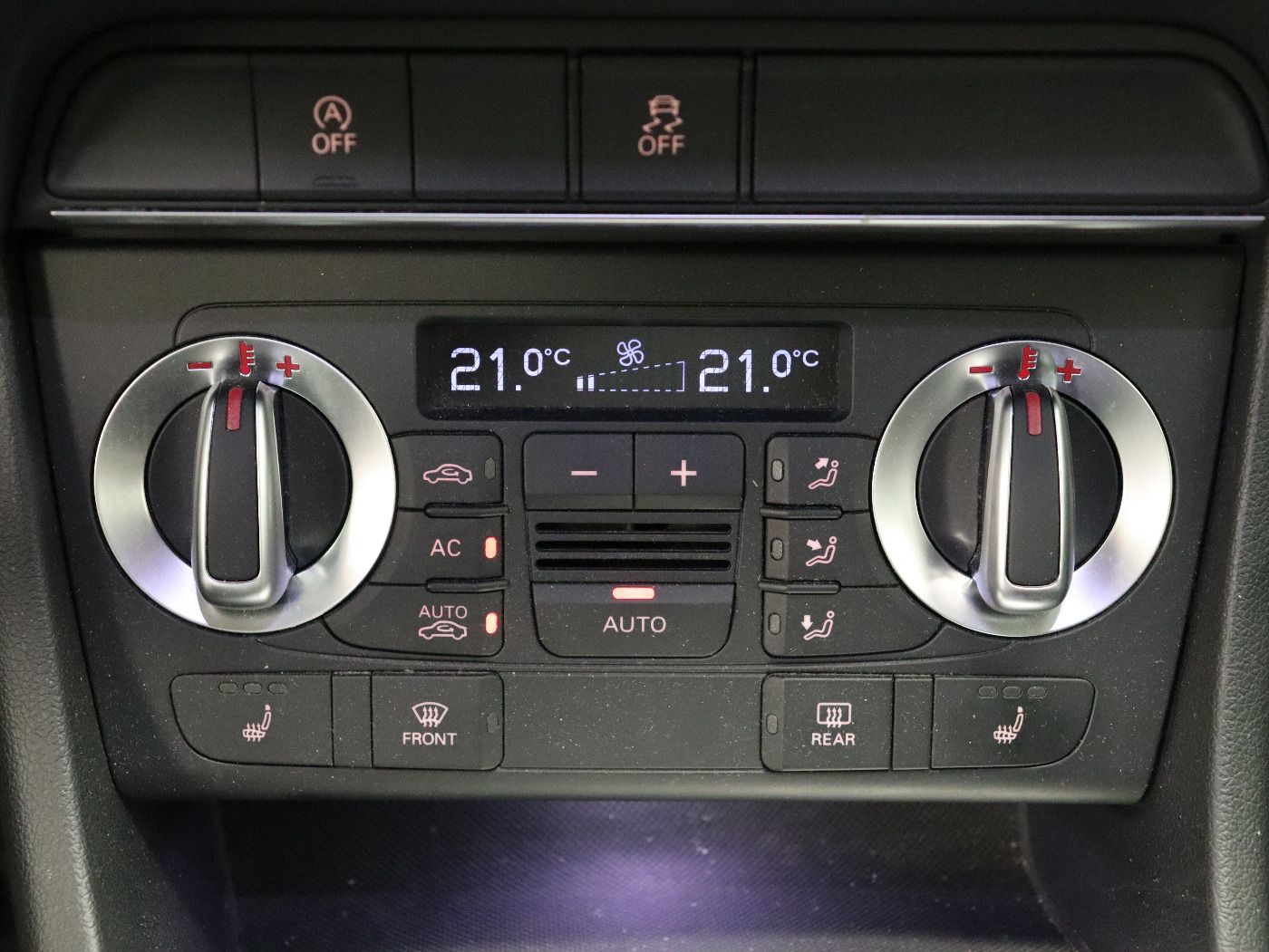 Fahrzeugabbildung Audi Q3 2.0 TDI |LM|KlimaA|AkustikGlas|Navi|AHK|SHZG