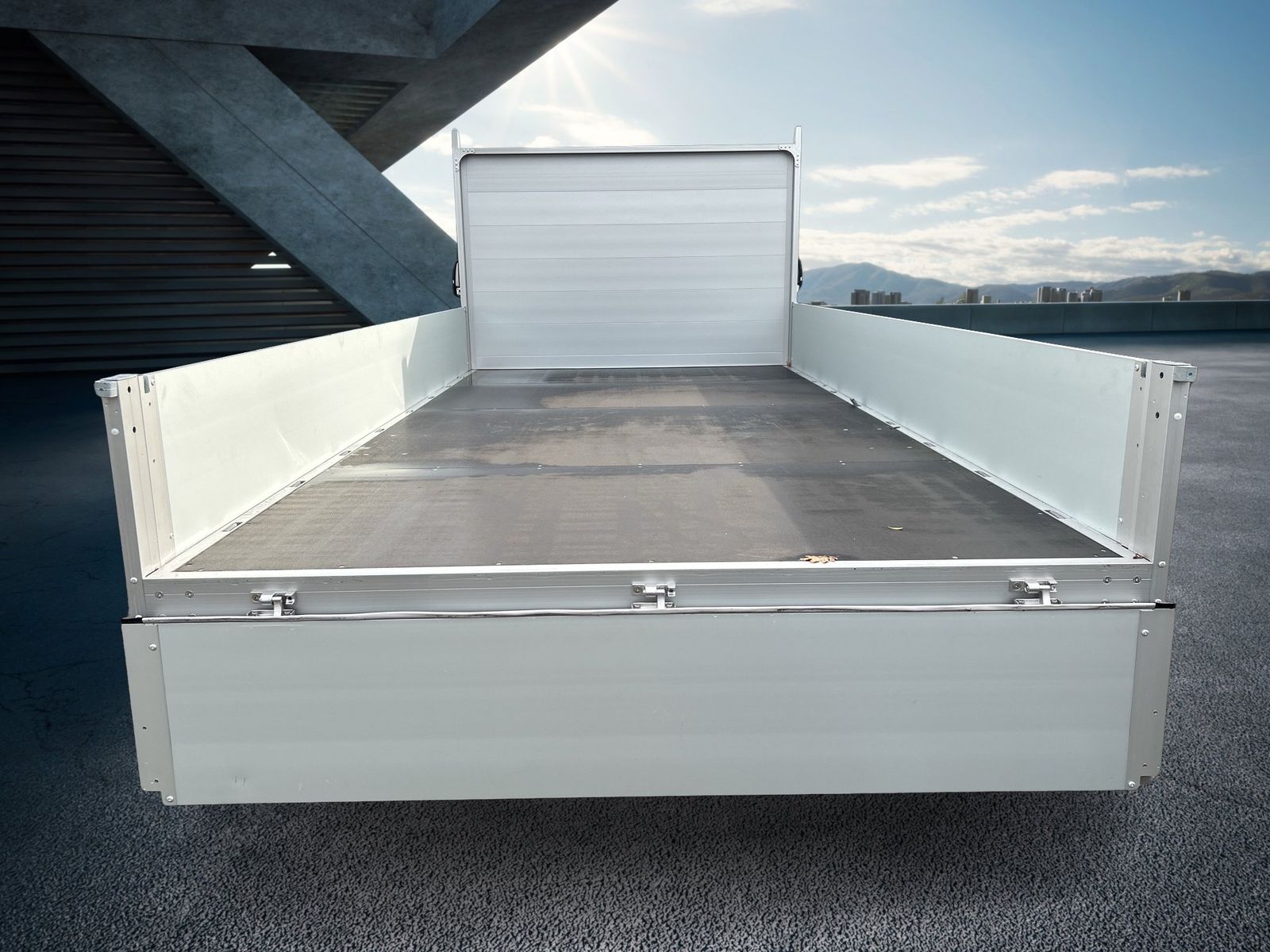 Fahrzeugabbildung Volkswagen Crafter 35 Pritsche EK LR103 kW Front 6-Gang