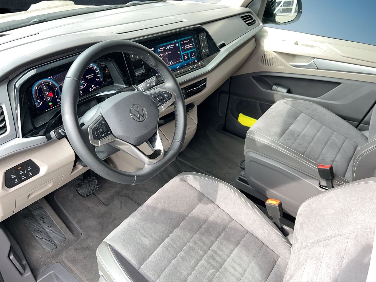 Fahrzeugabbildung Volkswagen T7 California Ocean 2.0 l TDI SCR 110 kW Getrieb
