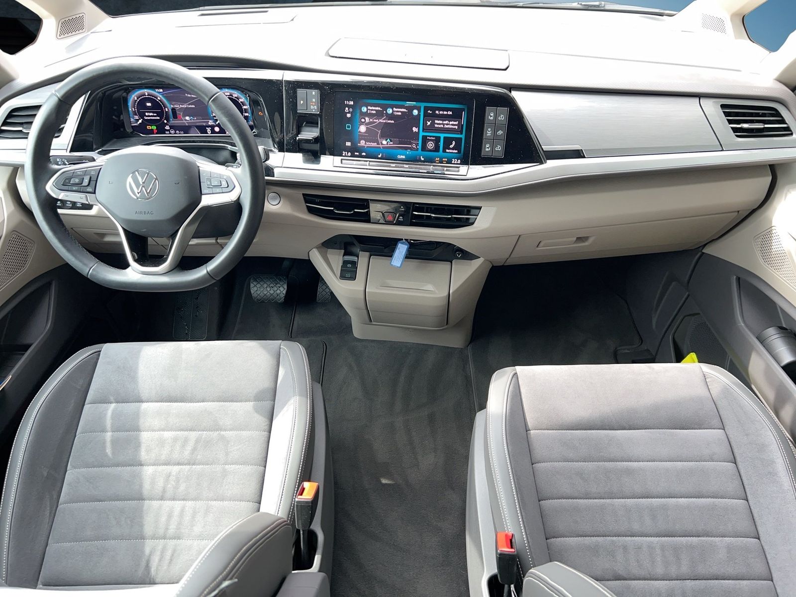 Fahrzeugabbildung Volkswagen T7 California Ocean 2.0 l TDI SCR 110 kW Getrieb