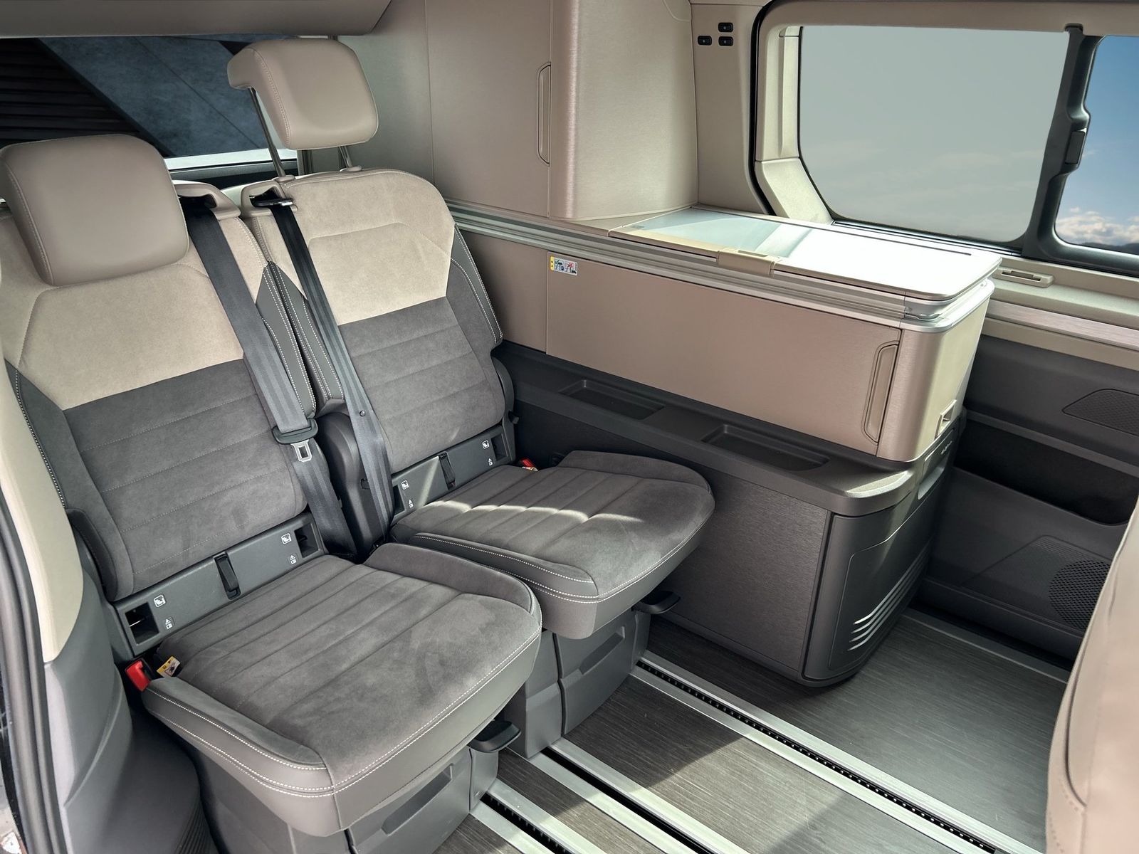 Fahrzeugabbildung Volkswagen T7 California Ocean 2.0 l TDI SCR 110 kW Getrieb